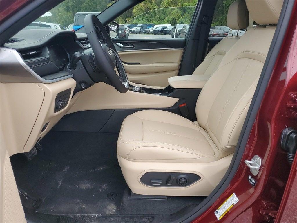 new 2025 Jeep Grand Cherokee car, priced at $41,553