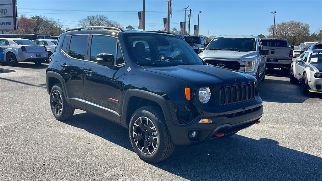 new 2023 Jeep Renegade car, priced at $28,900
