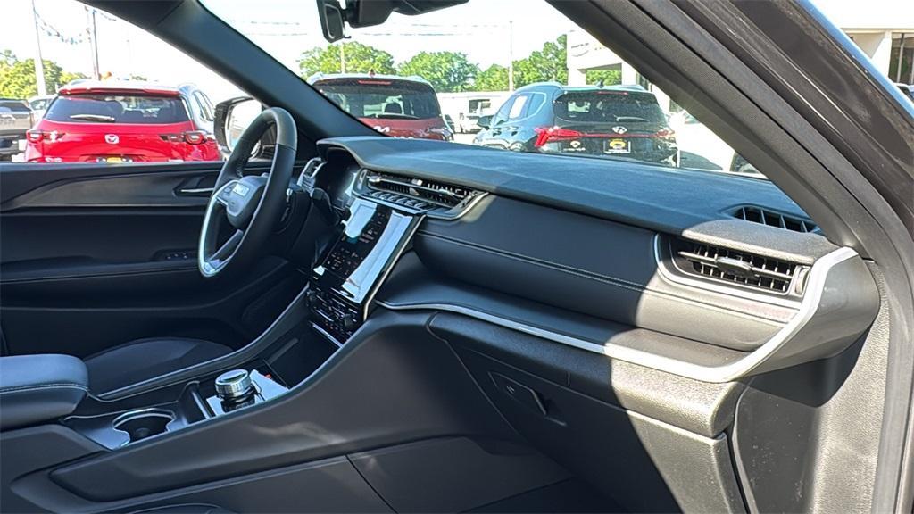 new 2025 Jeep Grand Cherokee L car, priced at $42,758