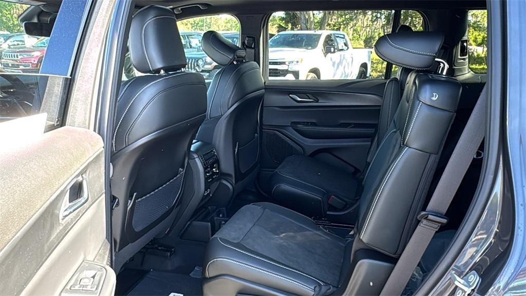 new 2025 Jeep Grand Cherokee L car, priced at $39,459