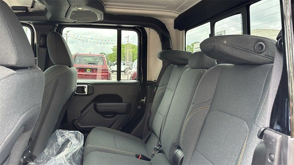 new 2025 Jeep Gladiator car, priced at $50,564