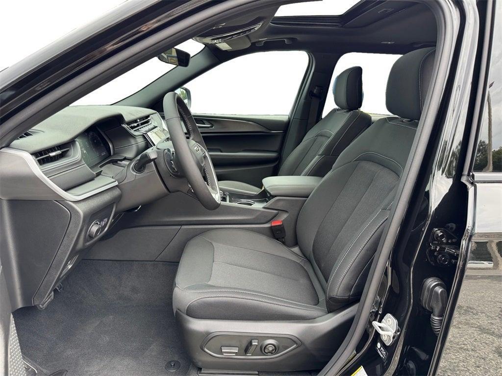 new 2025 Jeep Grand Cherokee L car, priced at $39,018
