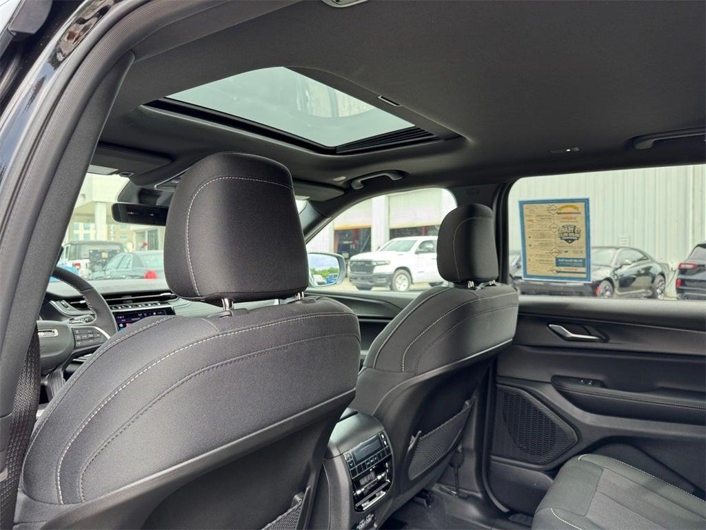 new 2025 Jeep Grand Cherokee L car, priced at $39,018