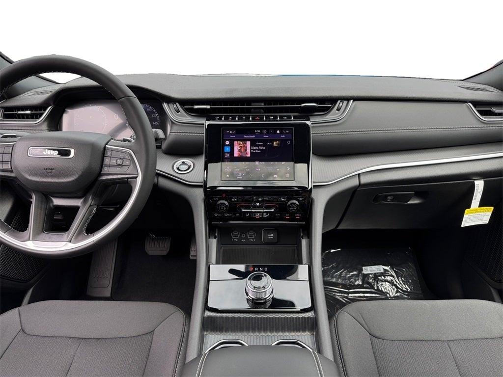 new 2025 Jeep Grand Cherokee L car, priced at $39,018