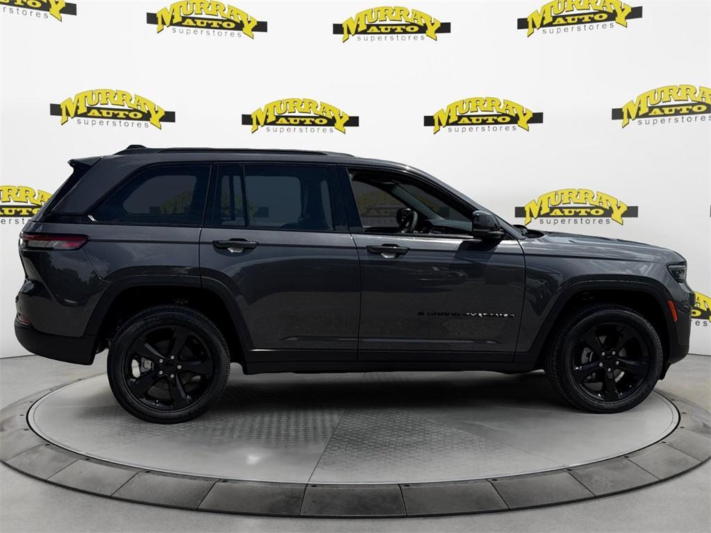new 2025 Jeep Grand Cherokee car, priced at $40,748
