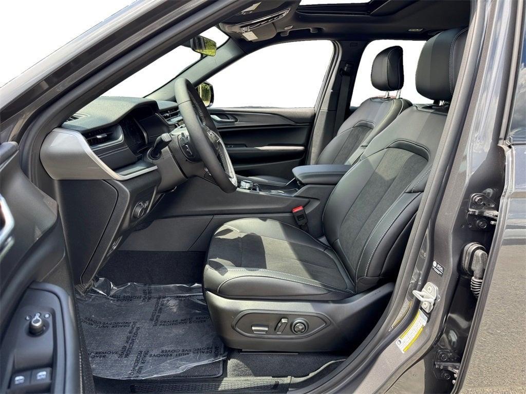new 2025 Jeep Grand Cherokee car, priced at $38,403