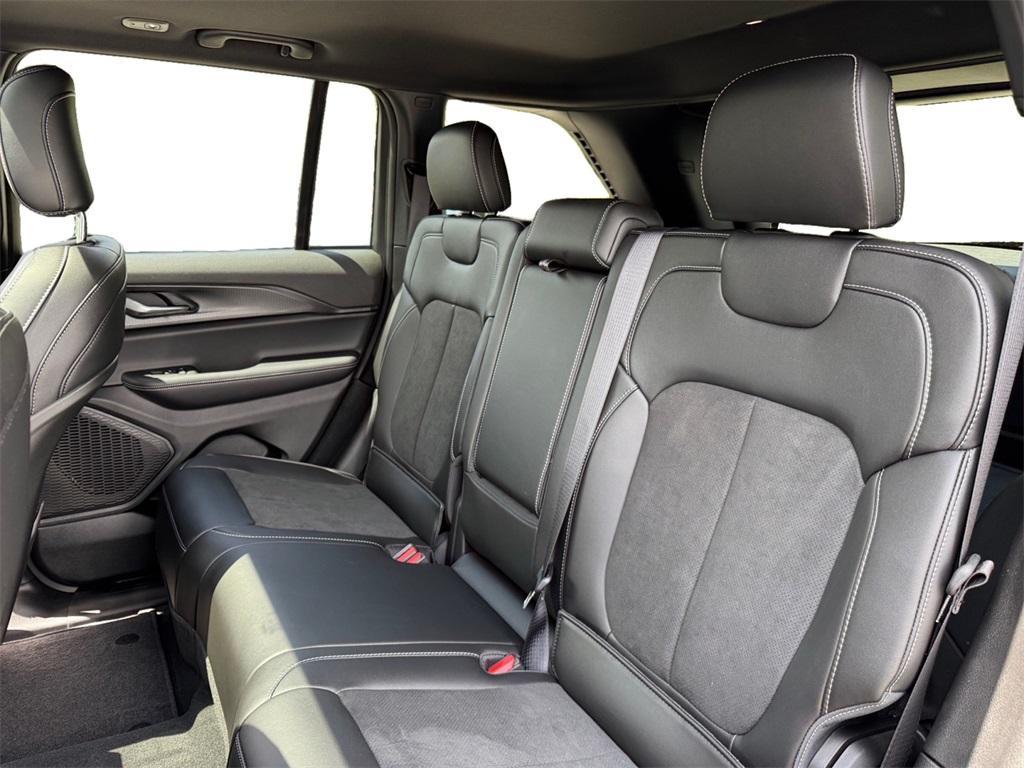 new 2025 Jeep Grand Cherokee car, priced at $40,748