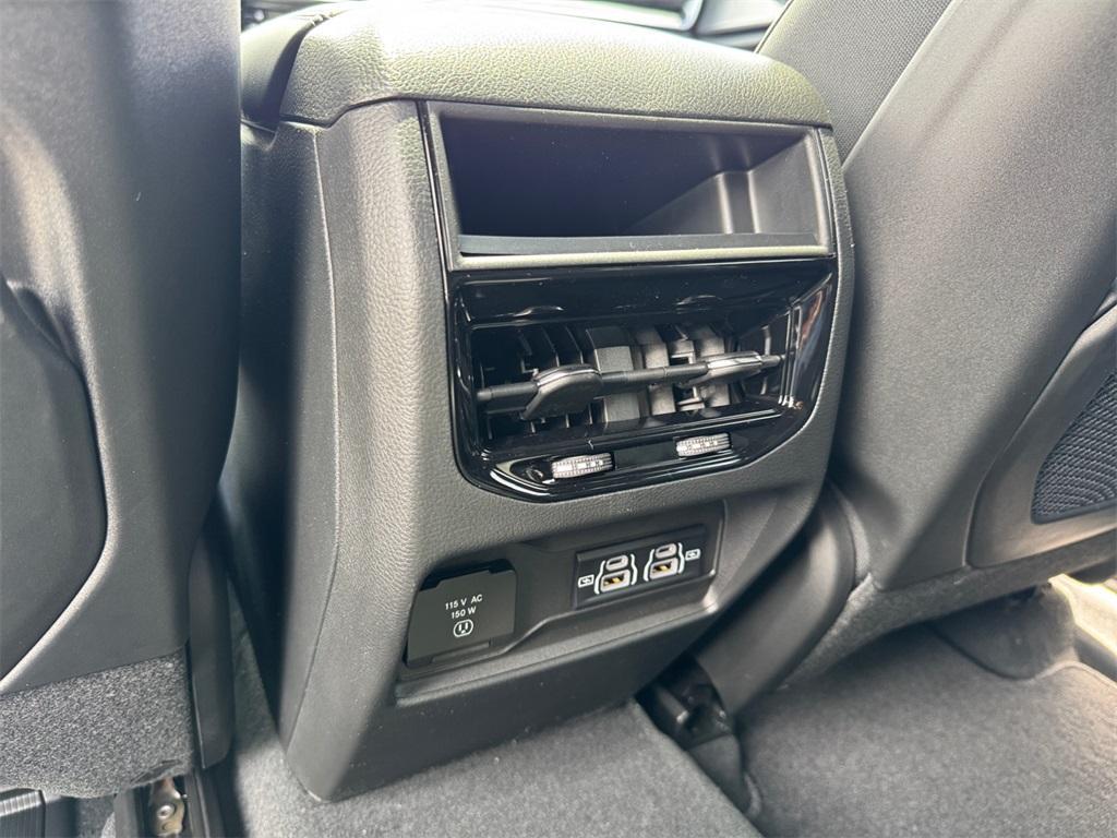 new 2025 Jeep Grand Cherokee car, priced at $40,748