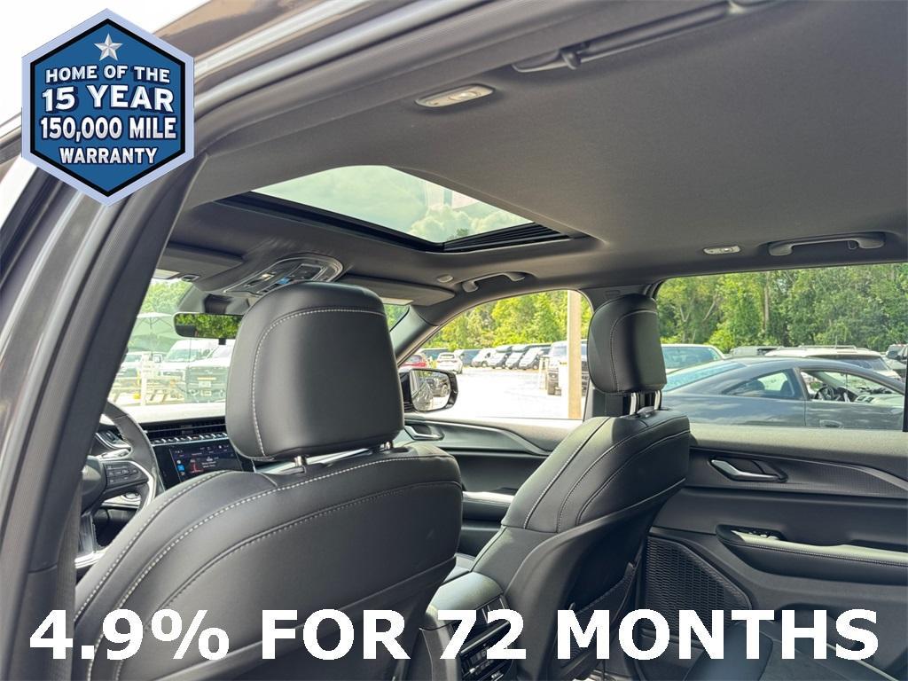 new 2025 Jeep Grand Cherokee car, priced at $38,353