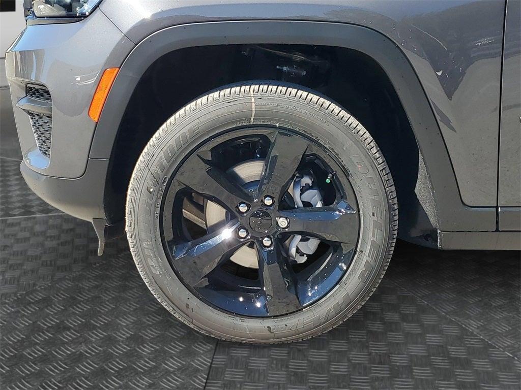 new 2025 Jeep Grand Cherokee car, priced at $38,478