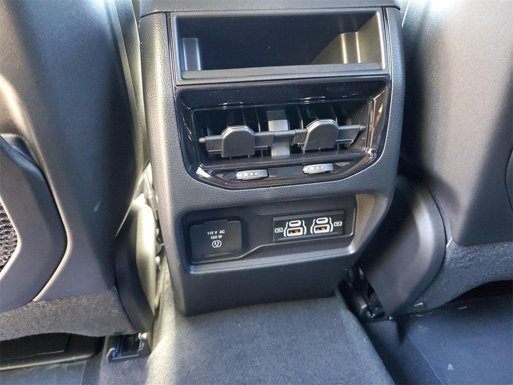 new 2025 Jeep Grand Cherokee car, priced at $38,478