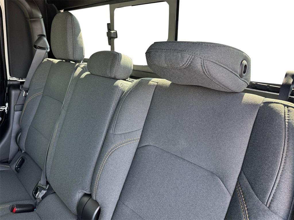new 2025 Jeep Gladiator car, priced at $47,521