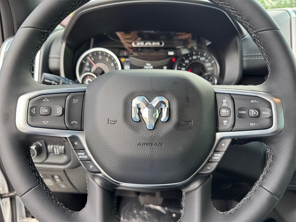 new 2025 Ram 1500 car, priced at $61,013
