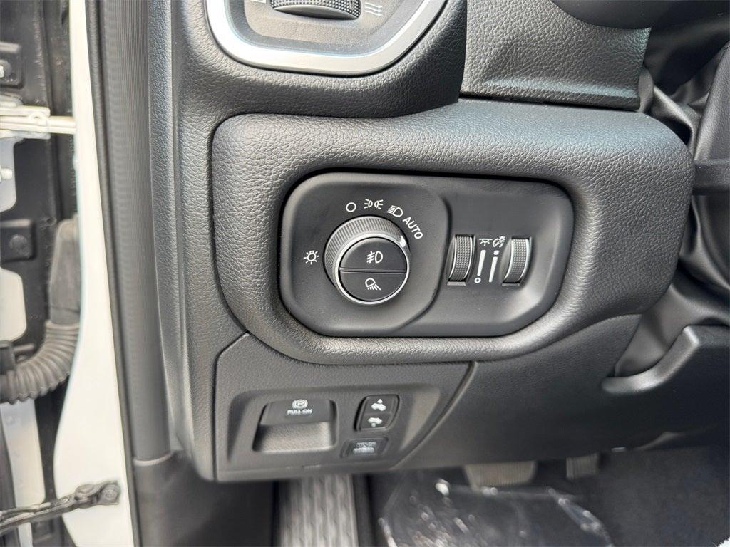 new 2025 Ram 1500 car, priced at $57,391