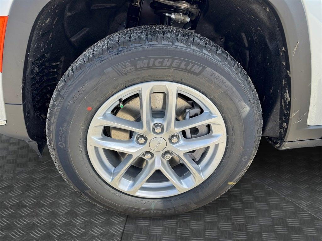 new 2025 Jeep Grand Cherokee L car, priced at $38,122