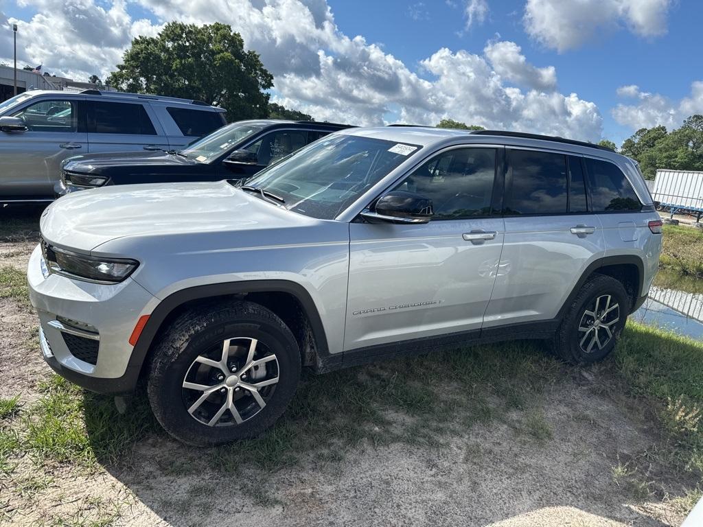 used 2024 Jeep Grand Cherokee car, priced at $36,391