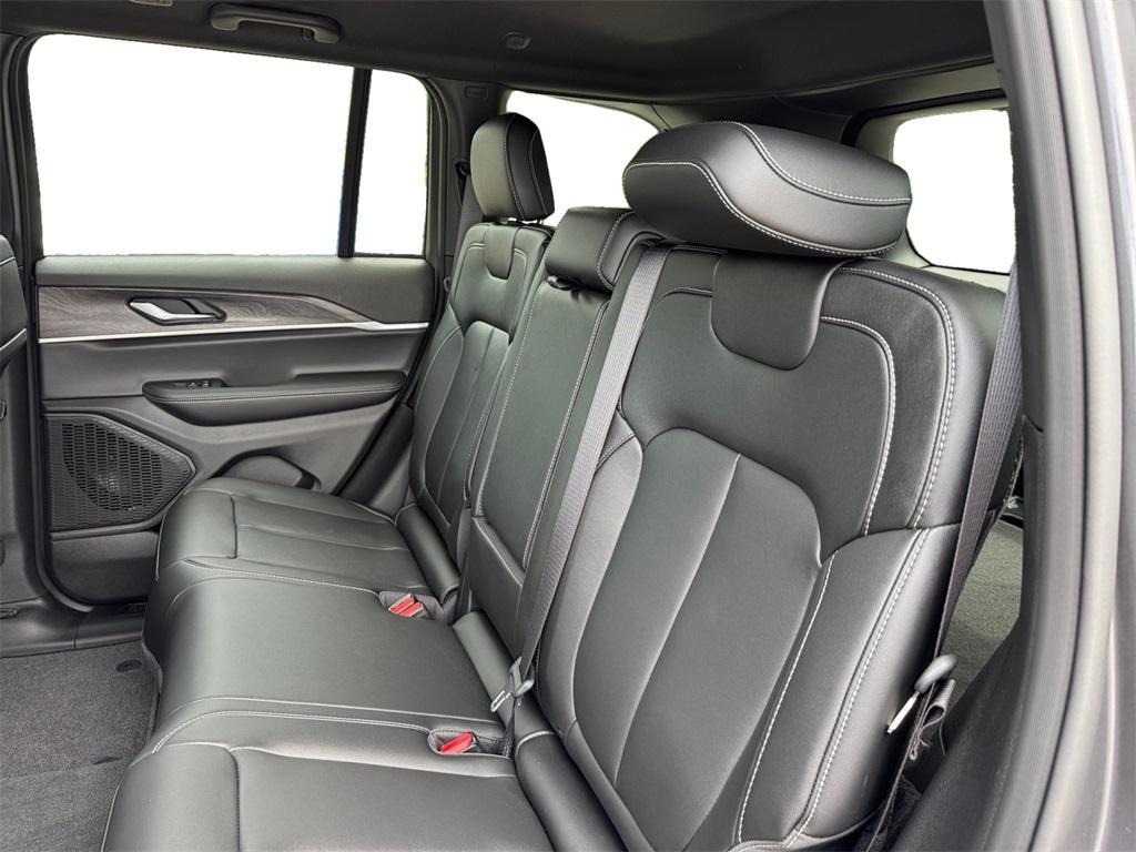 new 2025 Jeep Grand Cherokee car, priced at $37,421