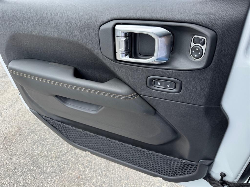new 2025 Jeep Wrangler car, priced at $1,087,520