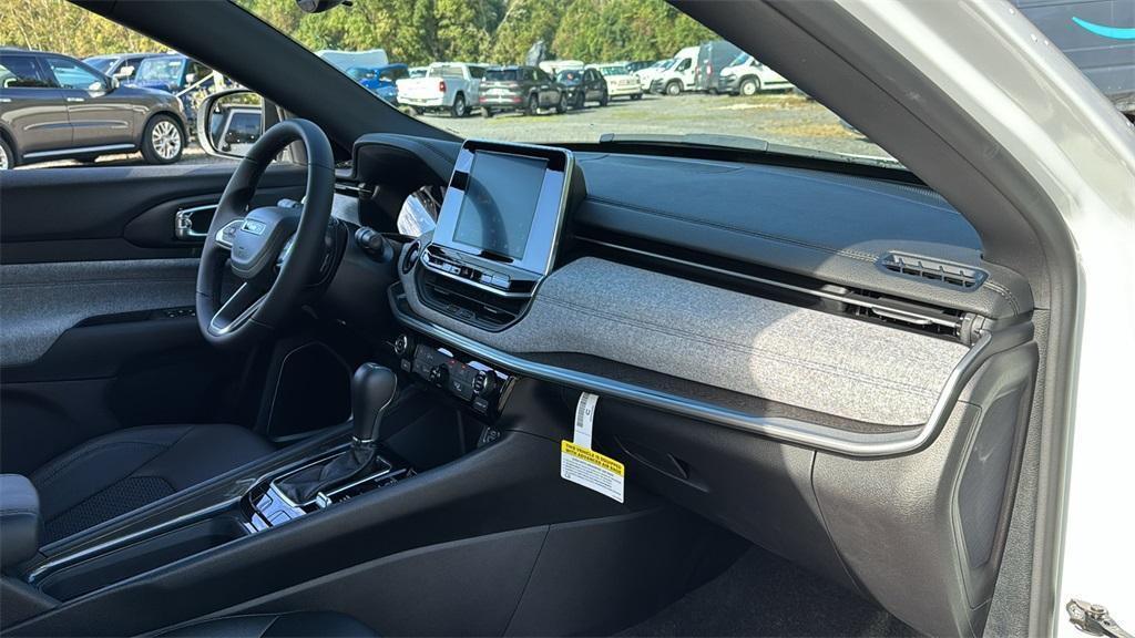 new 2025 Jeep Compass car, priced at $27,765