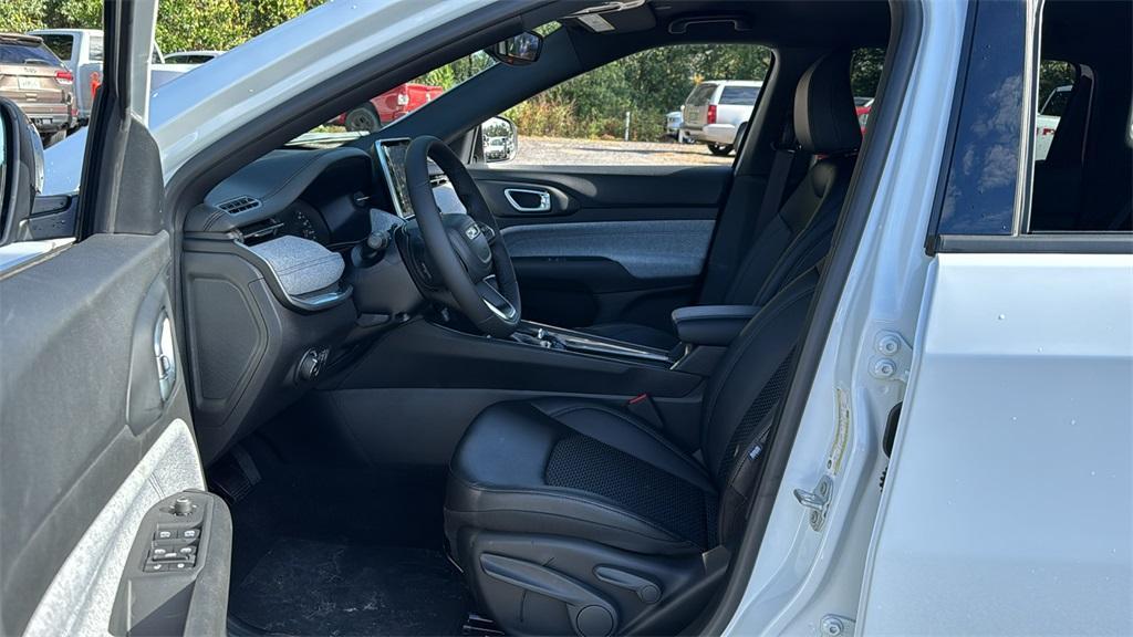 new 2025 Jeep Compass car, priced at $27,765