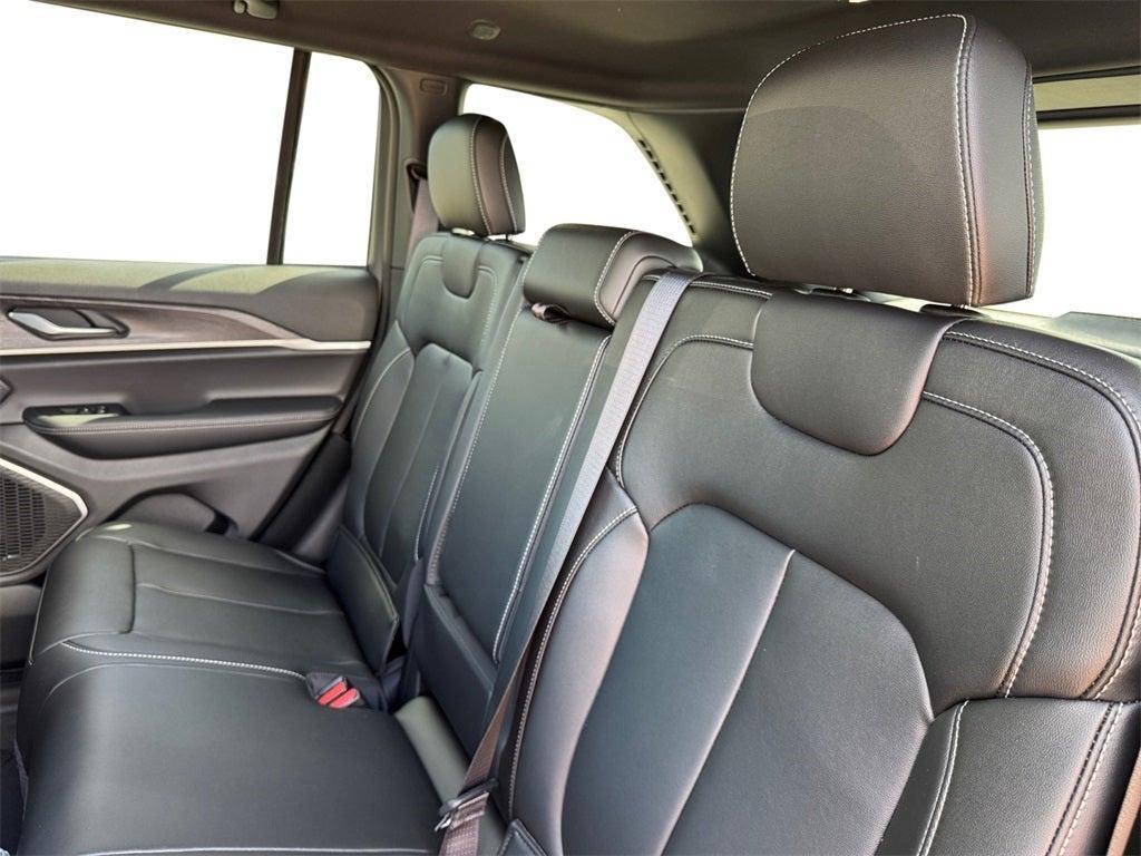 new 2025 Jeep Grand Cherokee car, priced at $41,322
