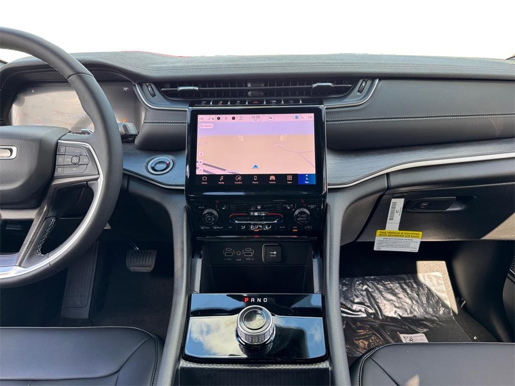 new 2025 Jeep Grand Cherokee car, priced at $43,685