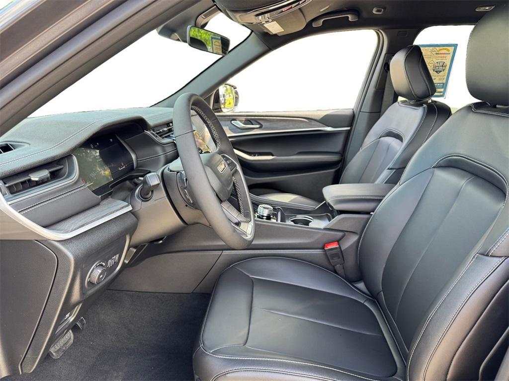new 2025 Jeep Grand Cherokee car, priced at $43,685