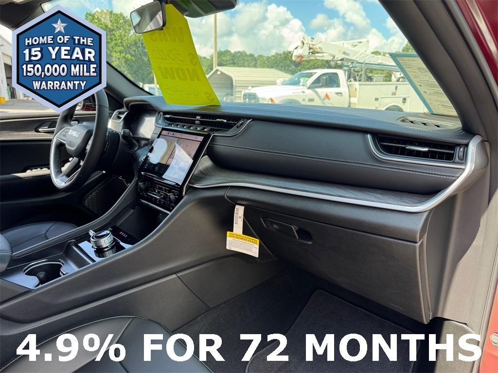 new 2025 Jeep Grand Cherokee car, priced at $38,945