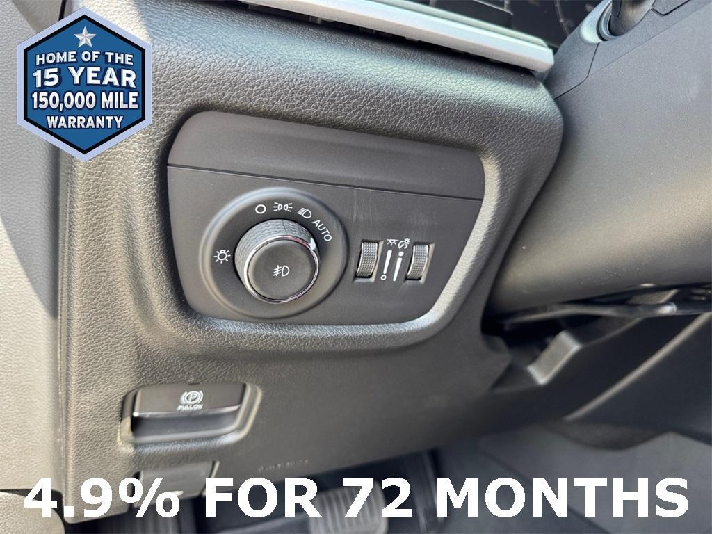 new 2025 Jeep Grand Cherokee car, priced at $38,945