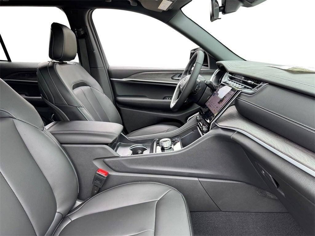 new 2025 Jeep Grand Cherokee car, priced at $40,986