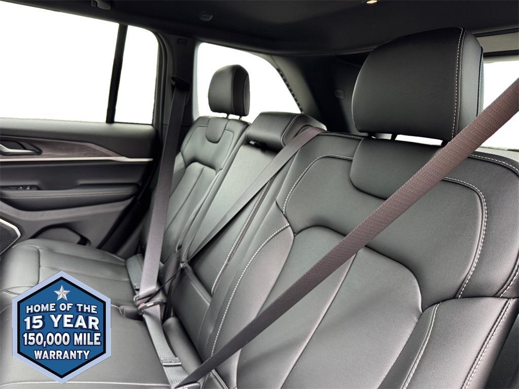 new 2025 Jeep Grand Cherokee car, priced at $40,455