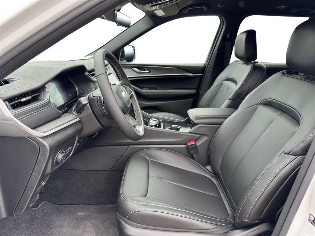new 2025 Jeep Grand Cherokee car, priced at $40,986