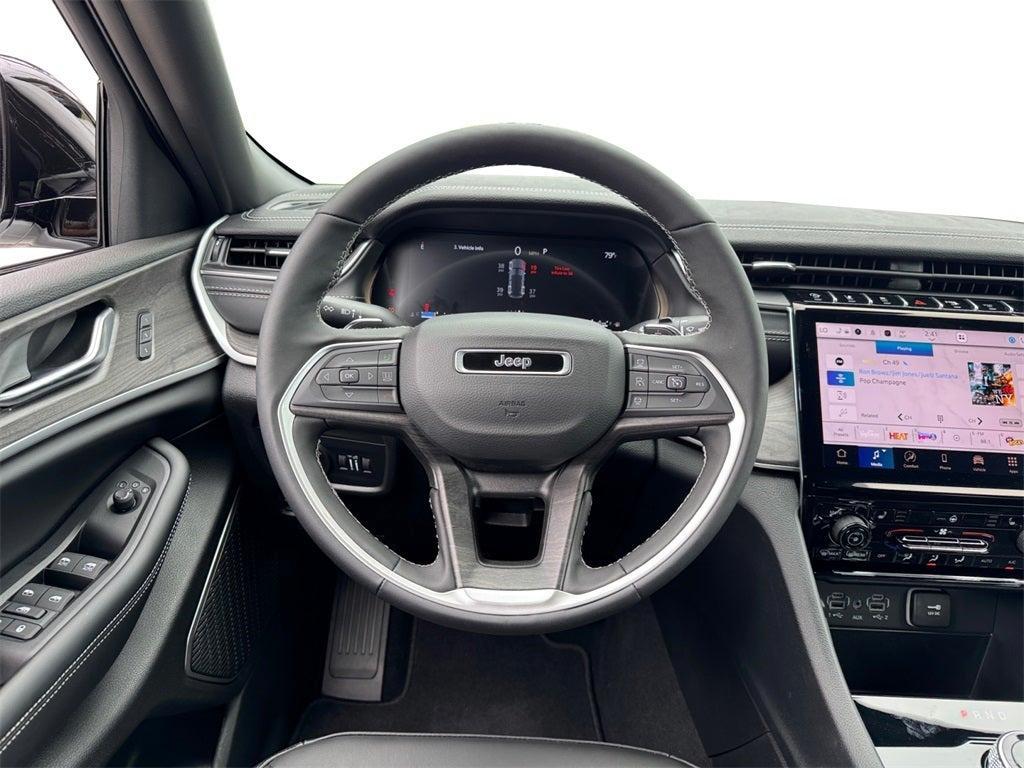 new 2025 Jeep Grand Cherokee car, priced at $40,986