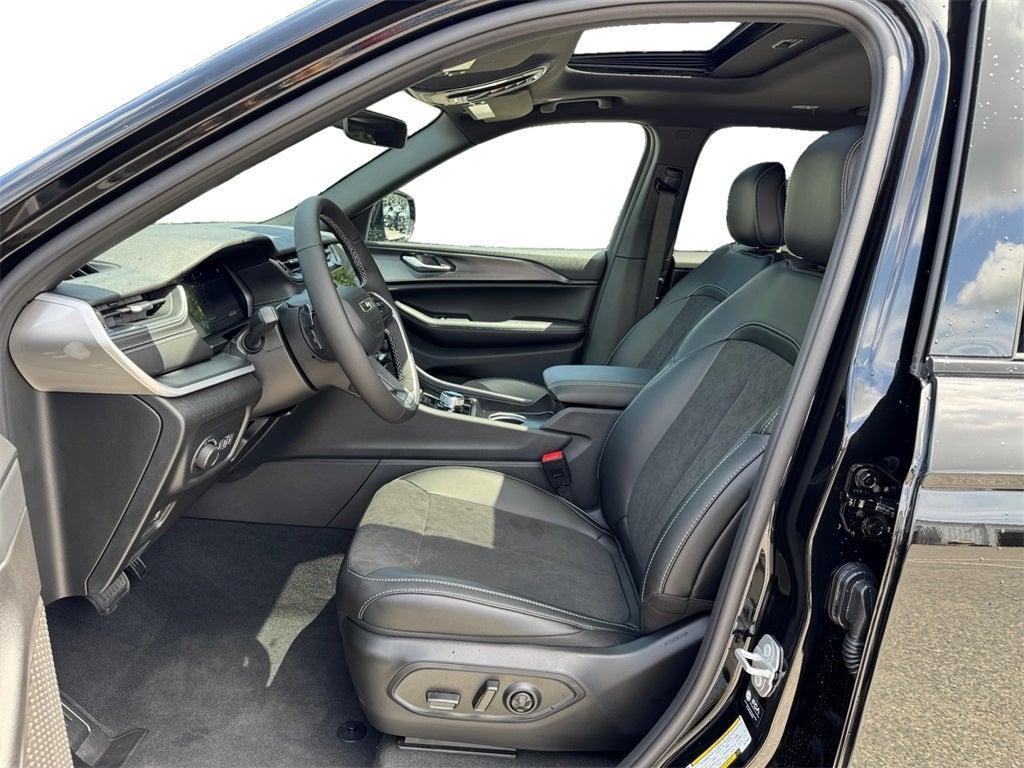 new 2025 Jeep Grand Cherokee L car, priced at $43,011