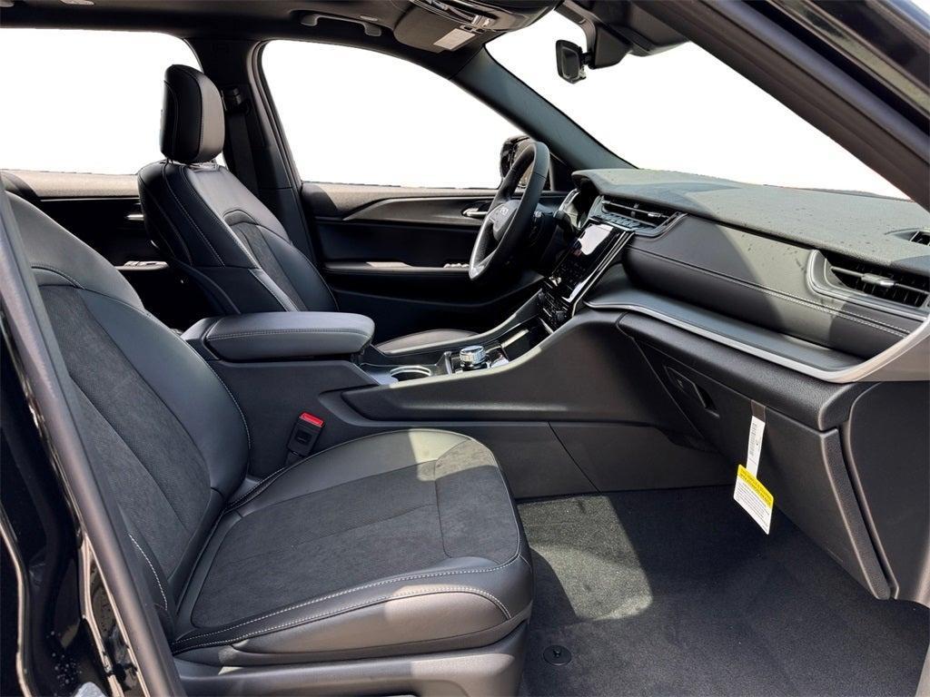 new 2025 Jeep Grand Cherokee L car, priced at $43,011