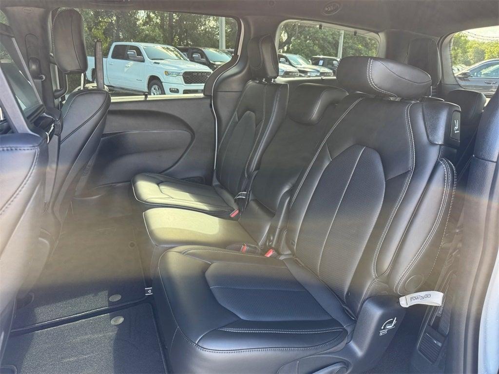 new 2025 Chrysler Pacifica car, priced at $47,677