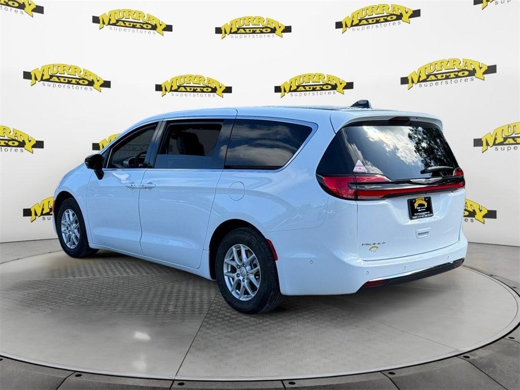 new 2025 Chrysler Pacifica car, priced at $47,677