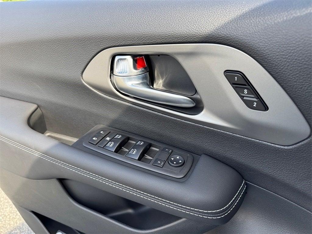 new 2025 Chrysler Pacifica car, priced at $47,677