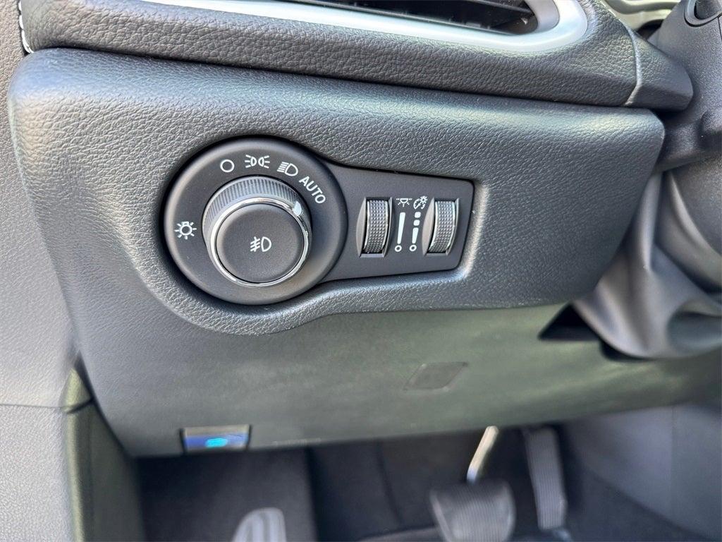 new 2025 Chrysler Pacifica car, priced at $47,677