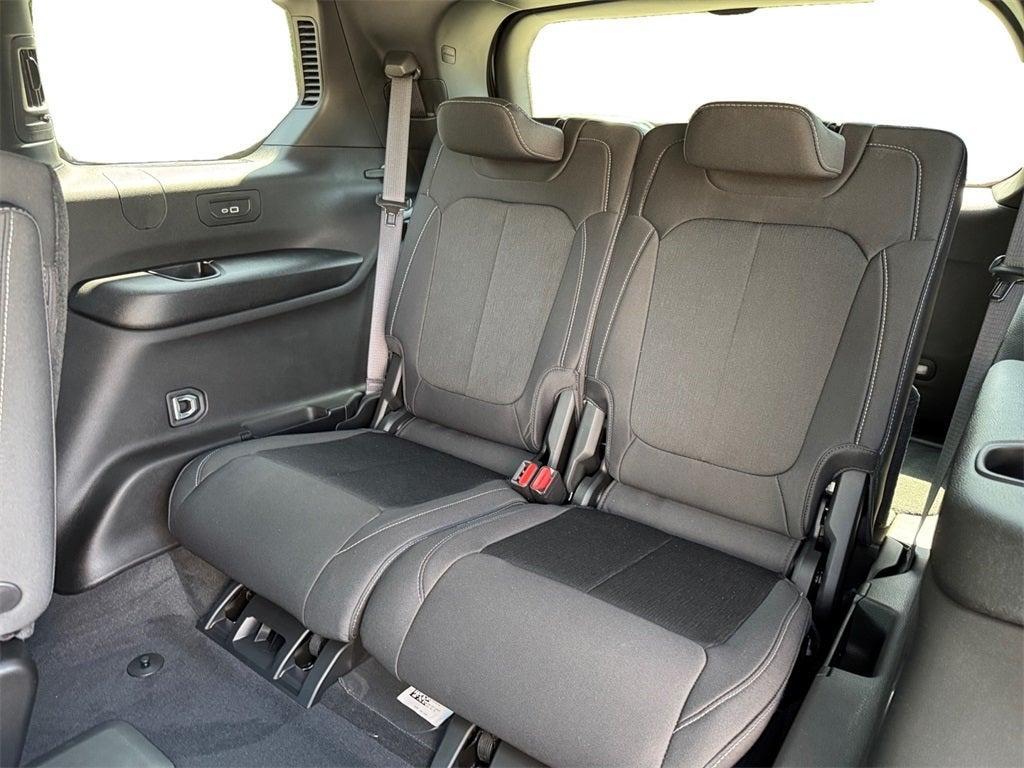 new 2025 Jeep Grand Cherokee L car, priced at $39,018