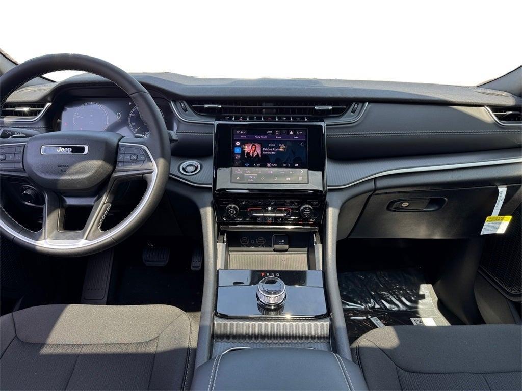 new 2025 Jeep Grand Cherokee L car, priced at $39,018