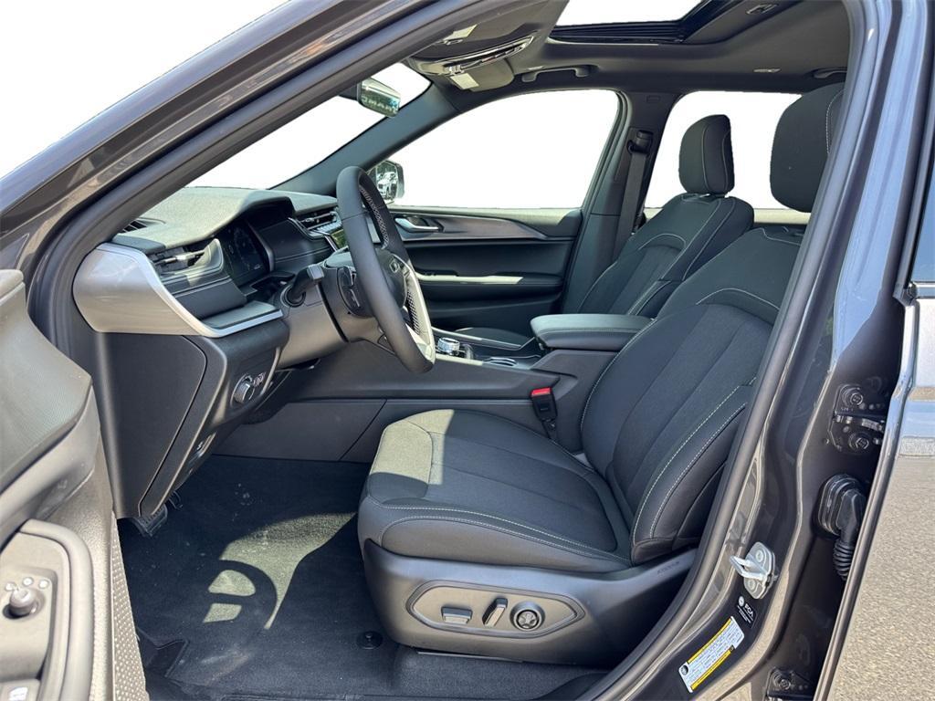 new 2025 Jeep Grand Cherokee L car, priced at $40,483