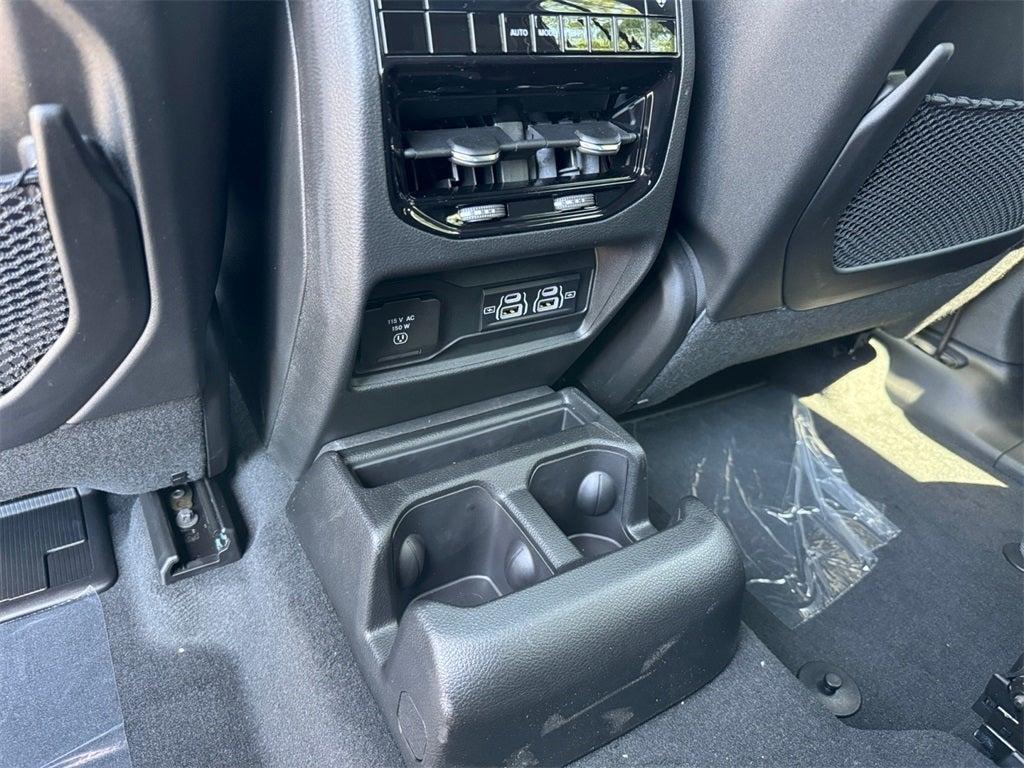 new 2025 Jeep Grand Cherokee L car, priced at $39,018