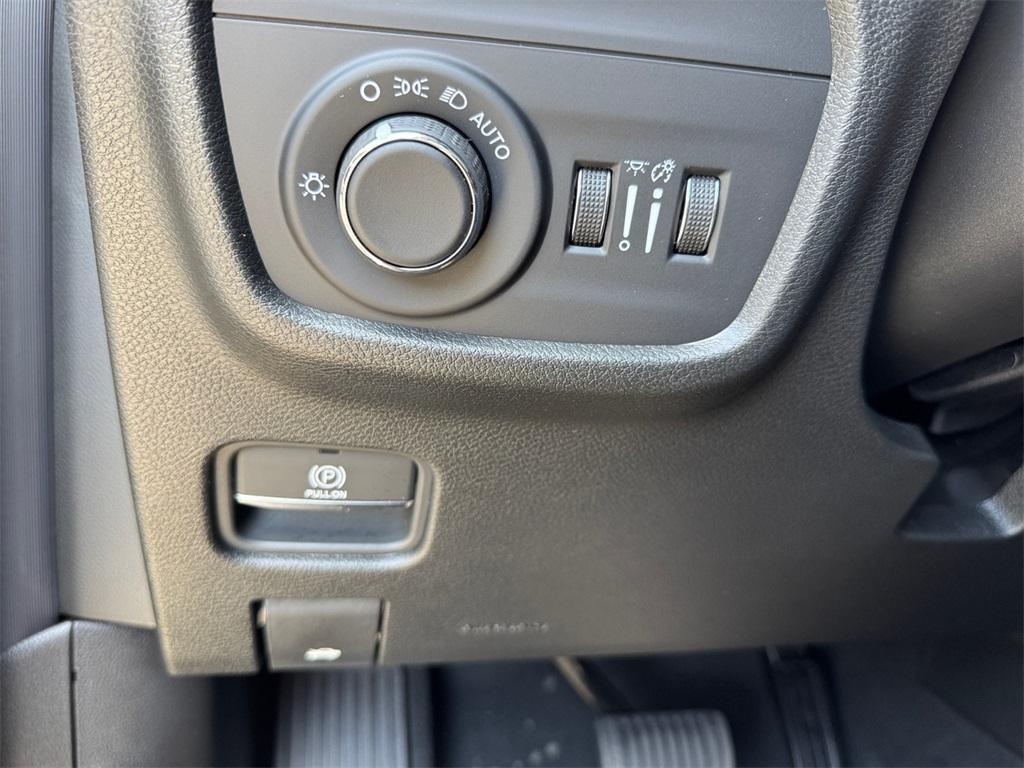 new 2025 Jeep Grand Cherokee L car, priced at $40,483