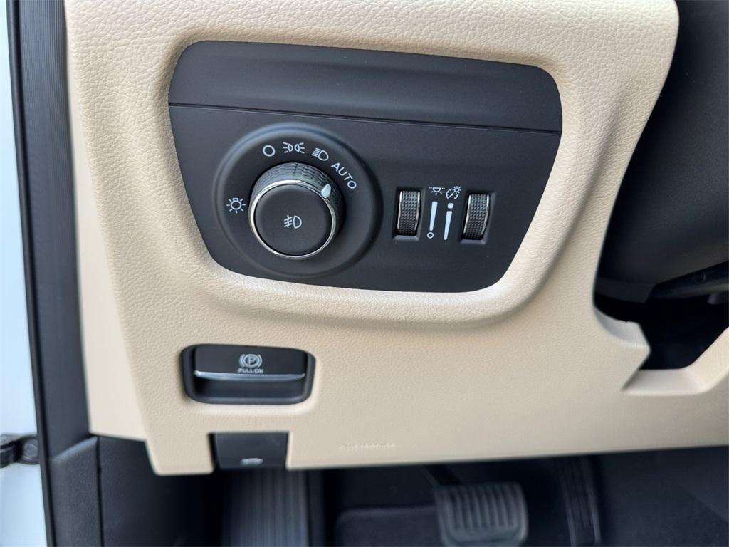 new 2025 Jeep Grand Cherokee L car, priced at $42,883