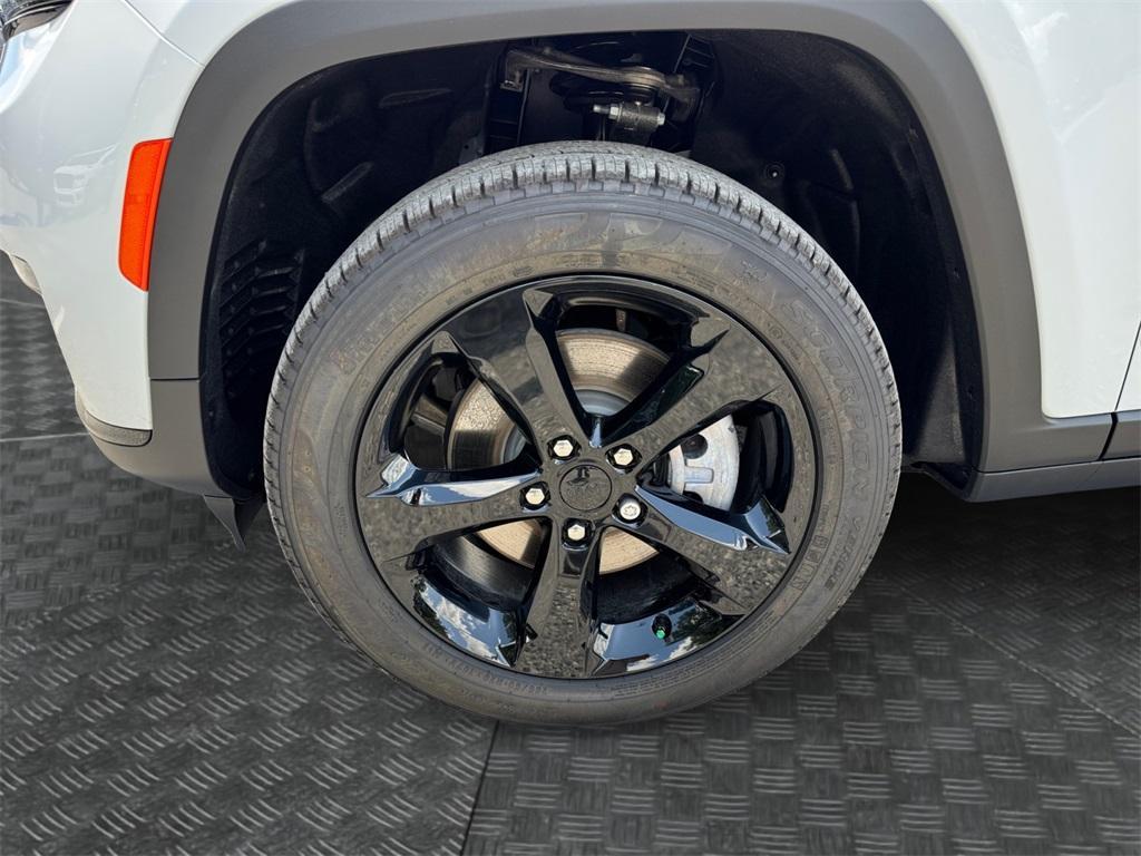 new 2025 Jeep Grand Cherokee L car, priced at $42,883