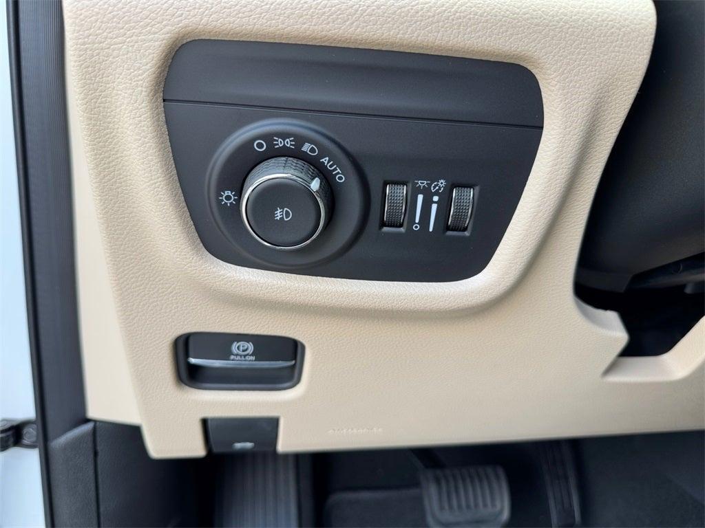new 2025 Jeep Grand Cherokee L car, priced at $42,156