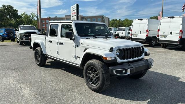 new 2024 Jeep Gladiator car, priced at $40,650