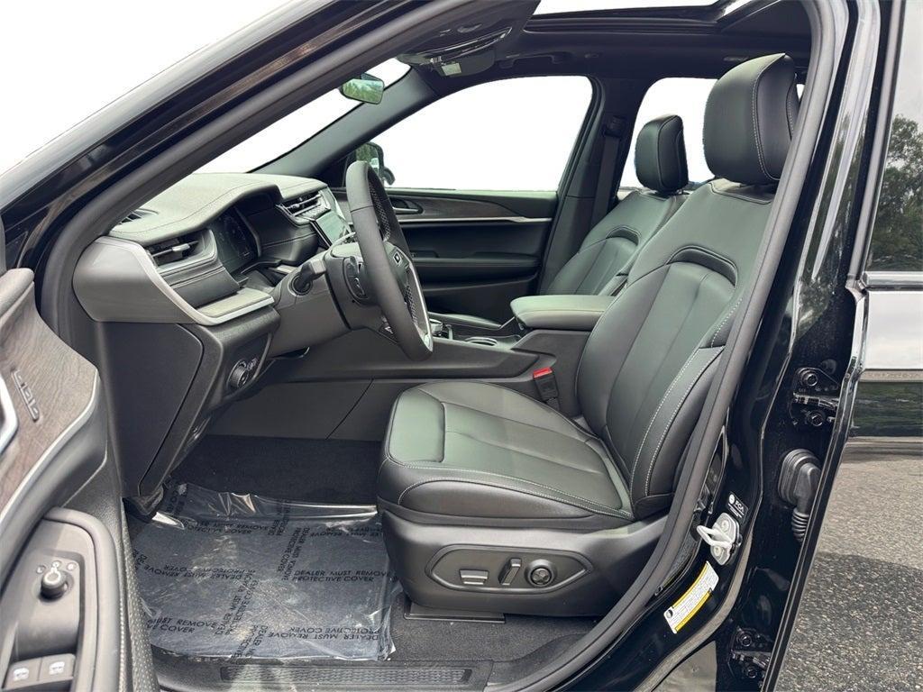 new 2025 Jeep Grand Cherokee car, priced at $39,931