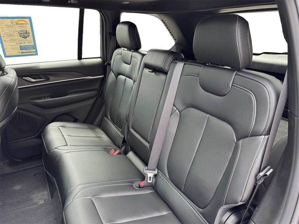new 2025 Jeep Grand Cherokee car, priced at $39,931